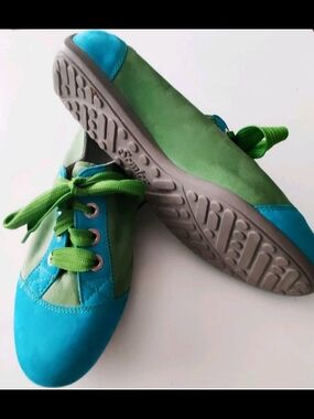 Semler Select Womens 6 1/2 High Quality Suede Leather Runners Style Shoes